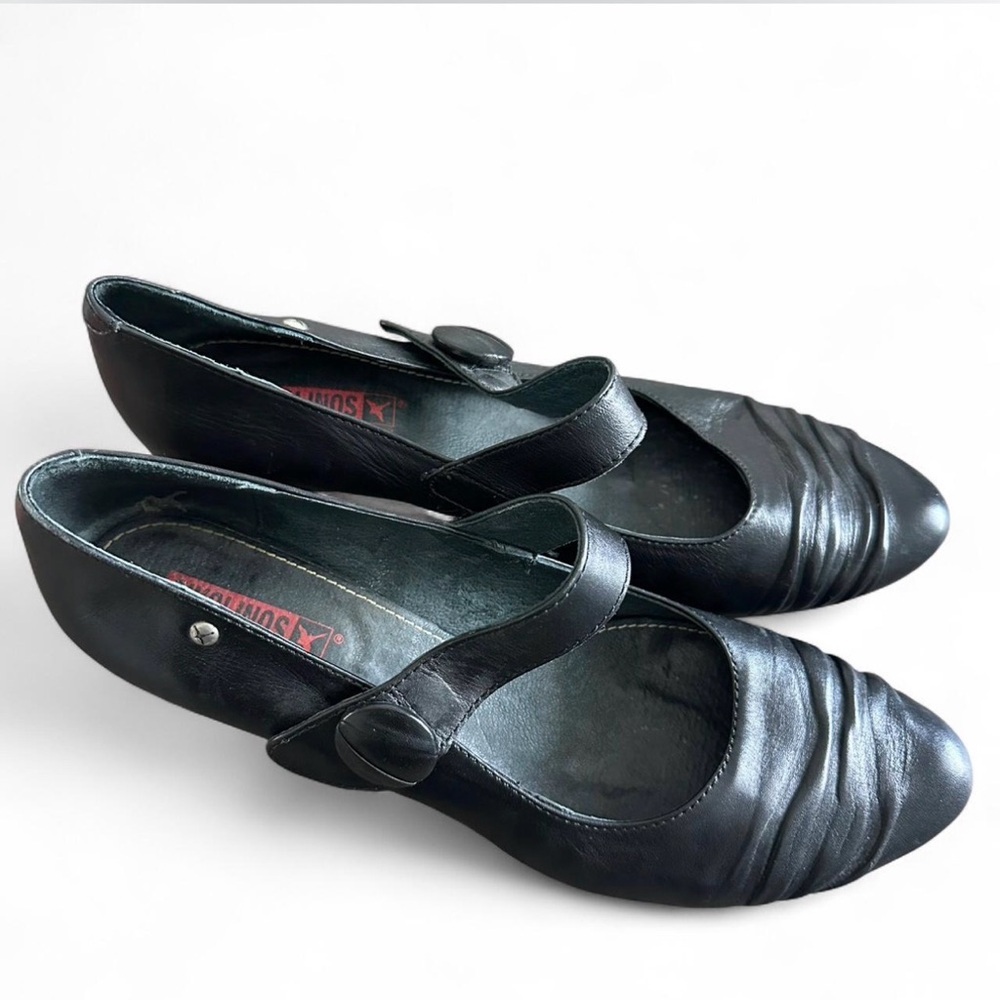 Pikolinos Black Mary Jane Flats with Button‎ Strap